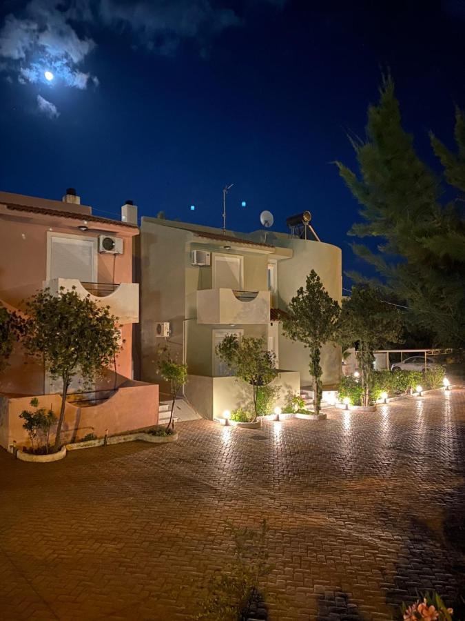 Villa Irilena - 4Bdr Beach House غينادي المظهر الخارجي الصورة