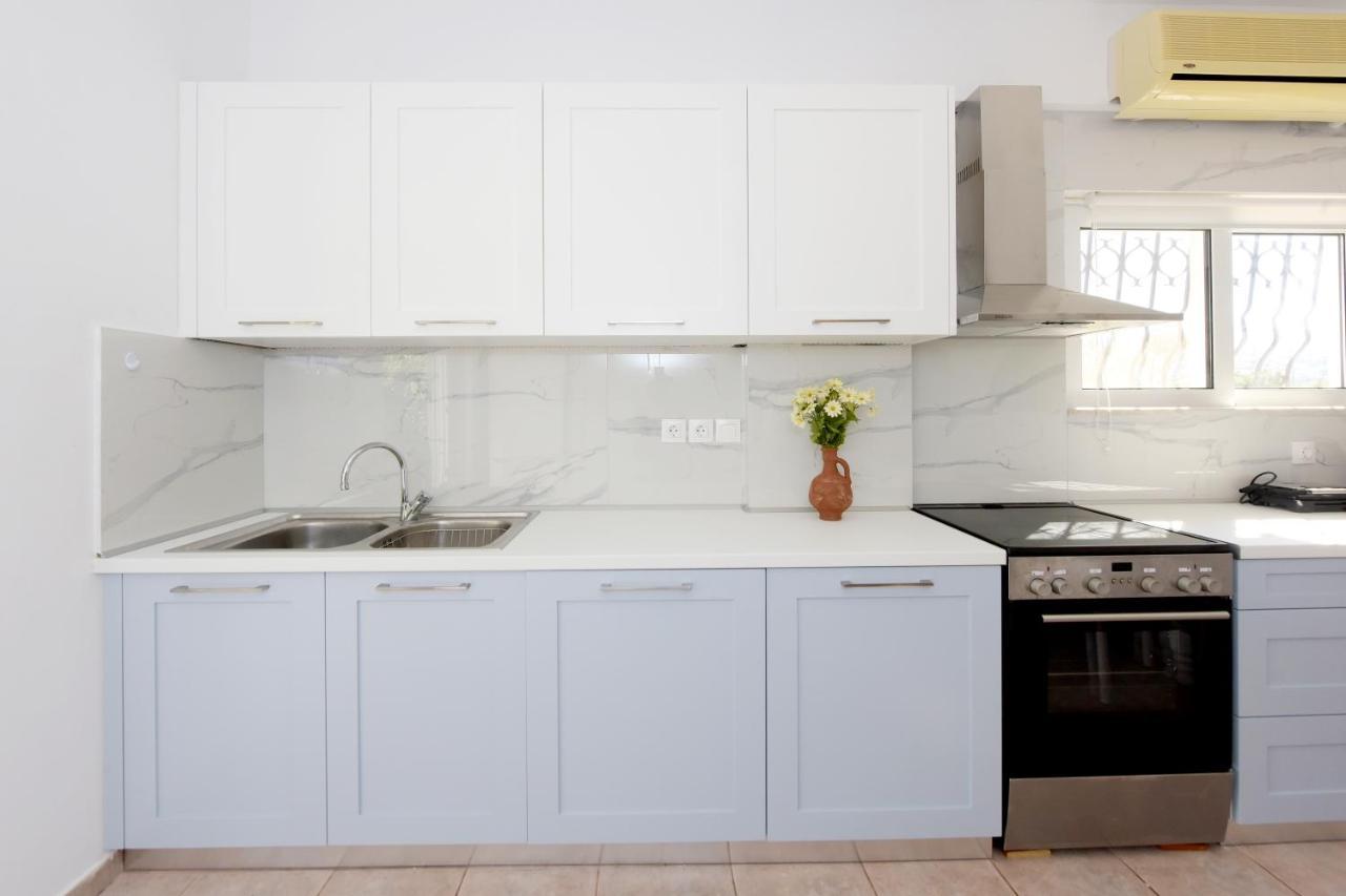 Villa Irilena - 4Bdr Beach House غينادي المظهر الخارجي الصورة