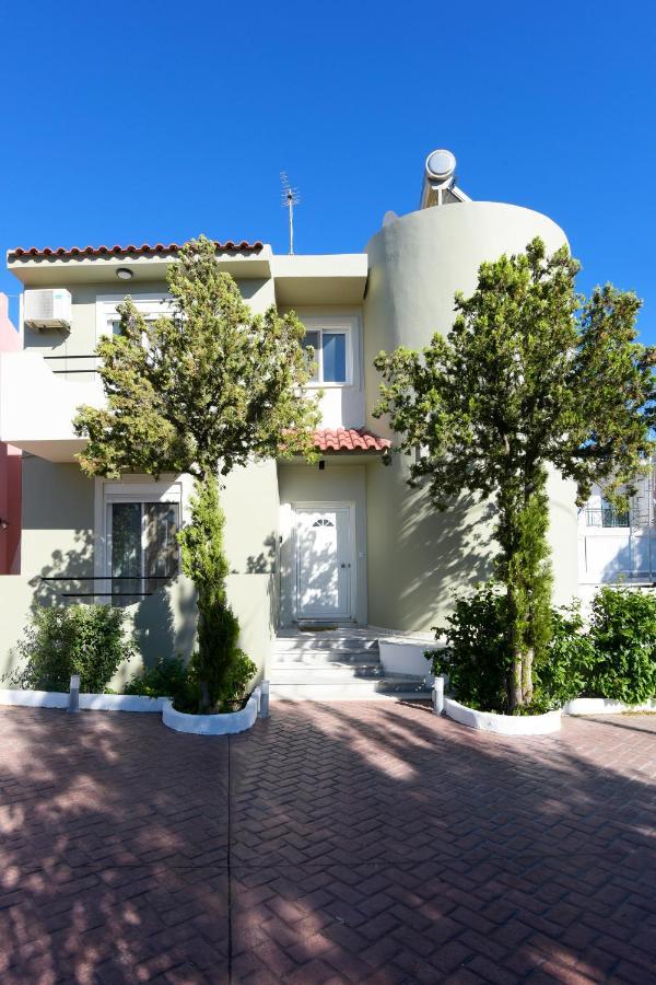 Villa Irilena - 4Bdr Beach House غينادي المظهر الخارجي الصورة