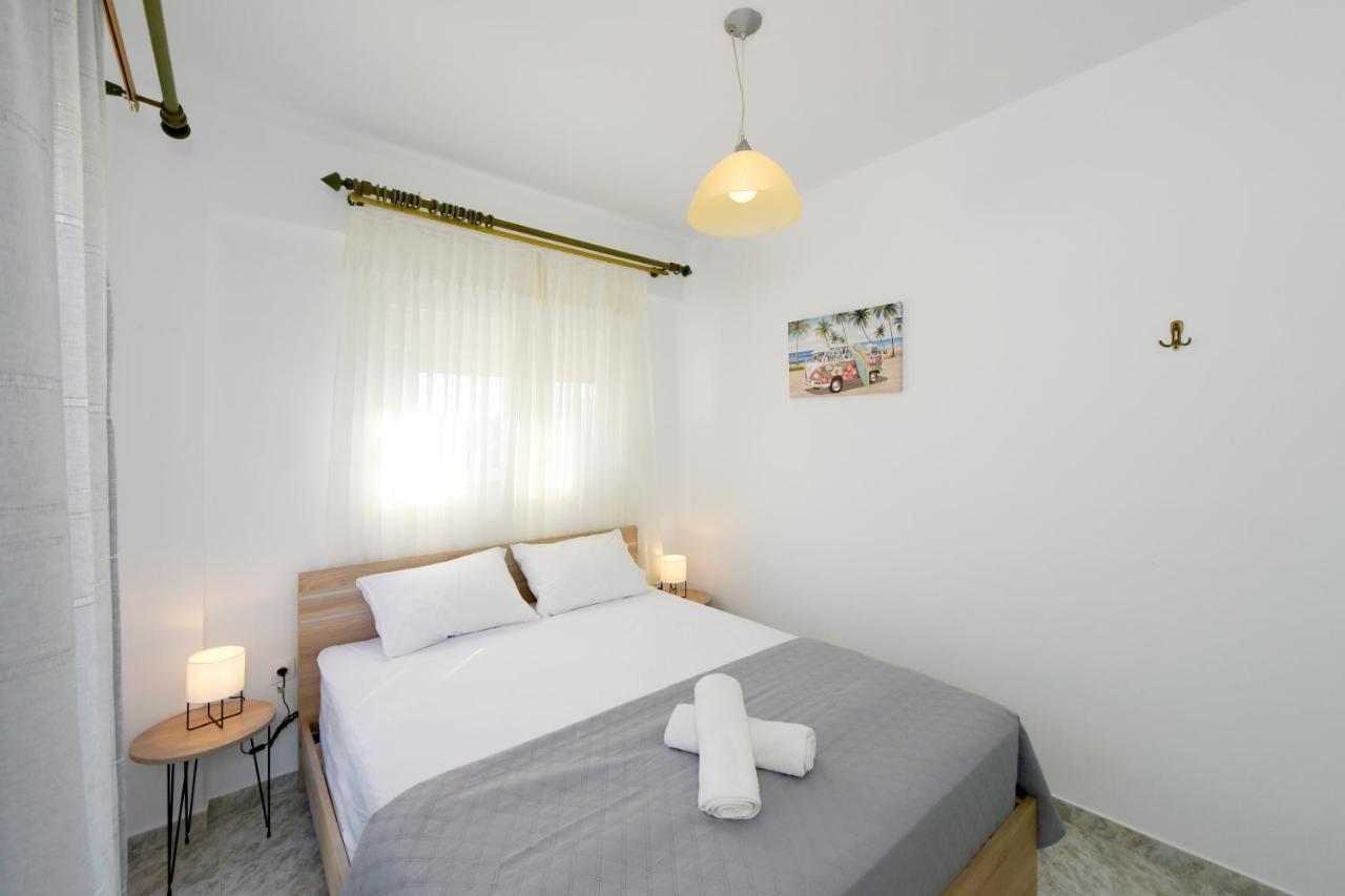 Villa Irilena - 4Bdr Beach House غينادي المظهر الخارجي الصورة