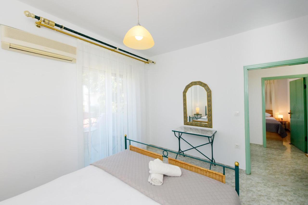 Villa Irilena - 4Bdr Beach House غينادي المظهر الخارجي الصورة